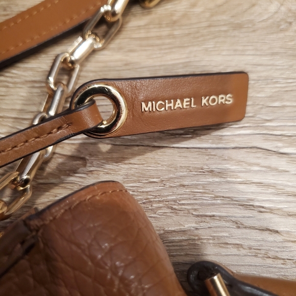 Michael Kors Crossbody - Picture 9 of 15